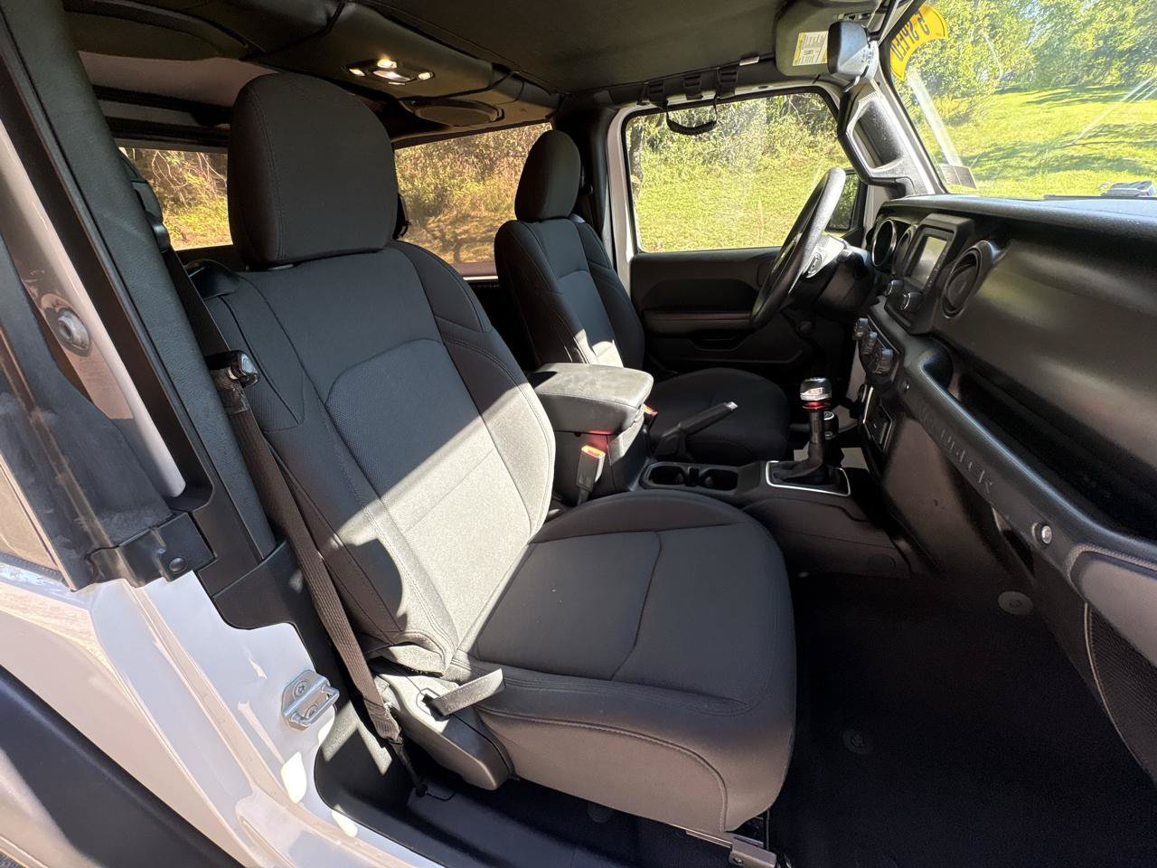 Used 2019 Jeep Wrangler Sport AWD/4WD image 30