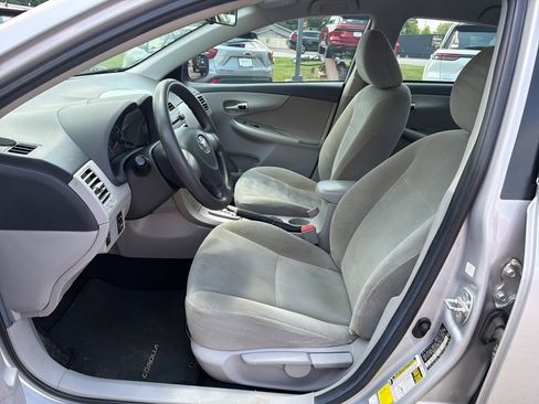 Used 2011 Toyota Corolla LE FWD image 13