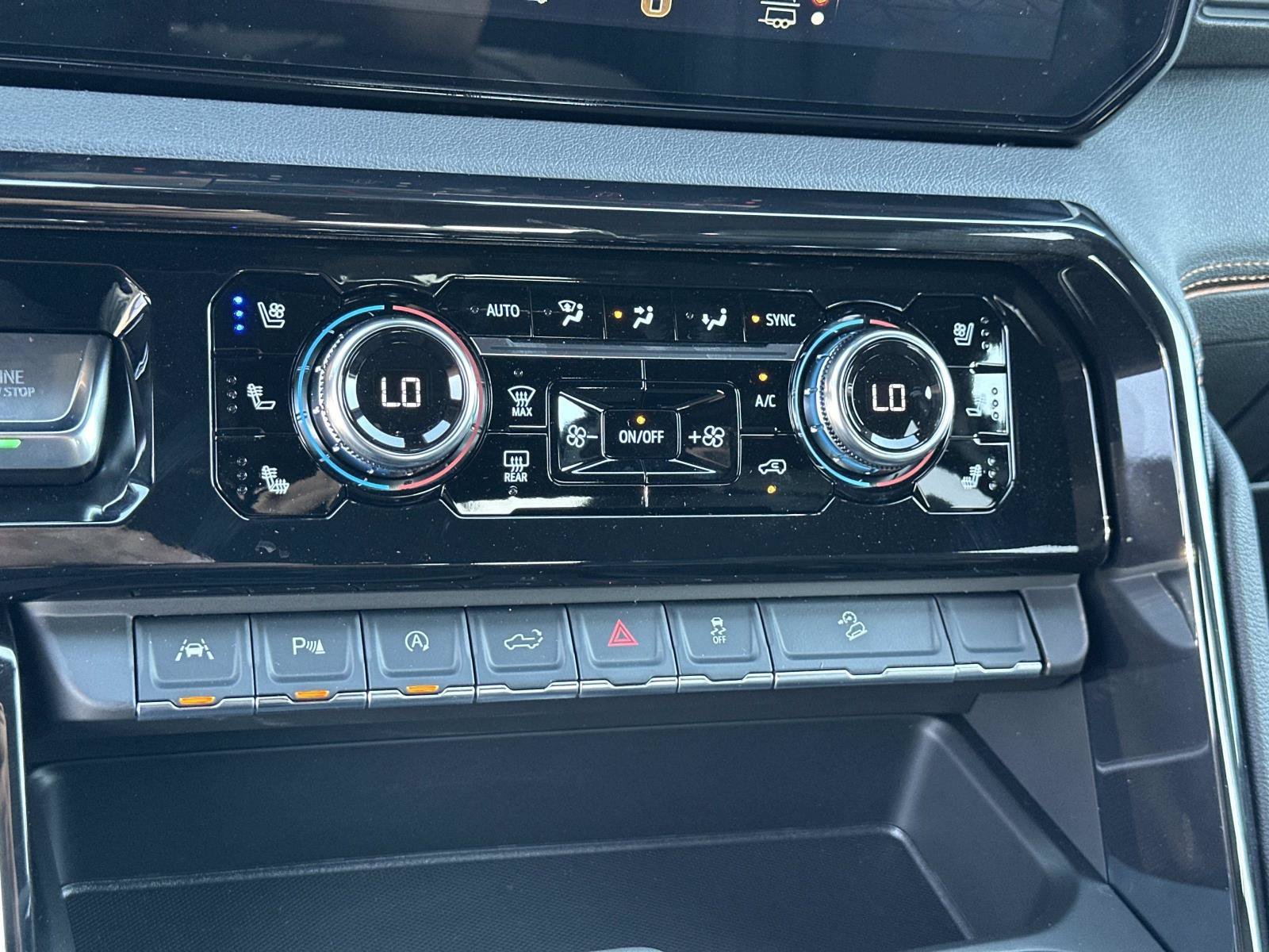 New 2026 GMC Sierra 1500 AT4 w/ AT4 Premium Package AWD/4WD image 18