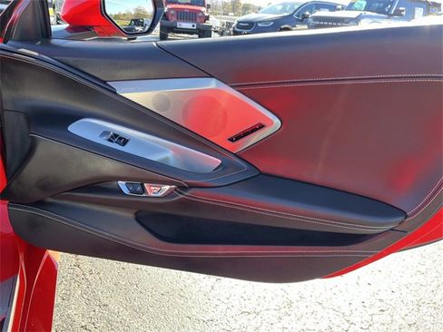 Used 2025 Chevrolet Corvette Stingray Premium Conv w/ 3LT image 18