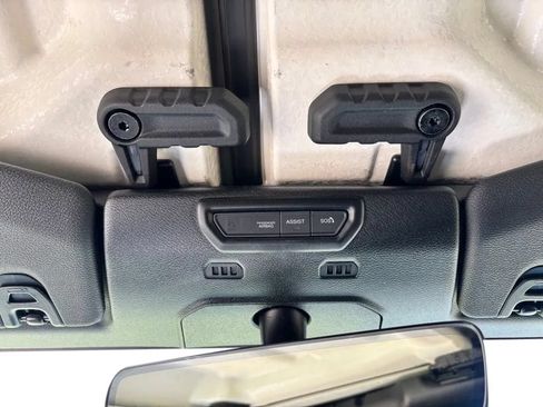 Used 2021 Jeep Wrangler Unlimited Sahara w/ Uconnect 4C Nav & Sound Group AWD/4WD image 19