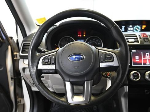 Used 2017 Subaru Forester 2.5i Premium w/ All-Weather Package AWD/4WD image 4