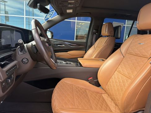 Used 2021 Cadillac Escalade Sport w/ Driver Assist Tech Package image 11