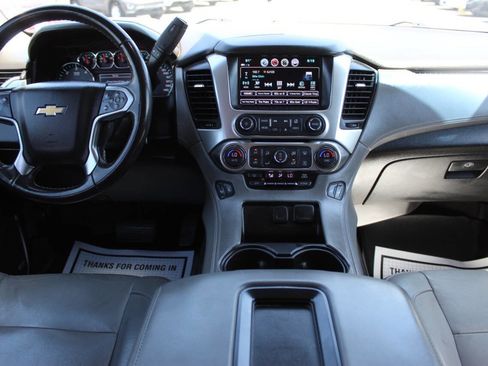 Used 2018 Chevrolet Suburban LT image 21
