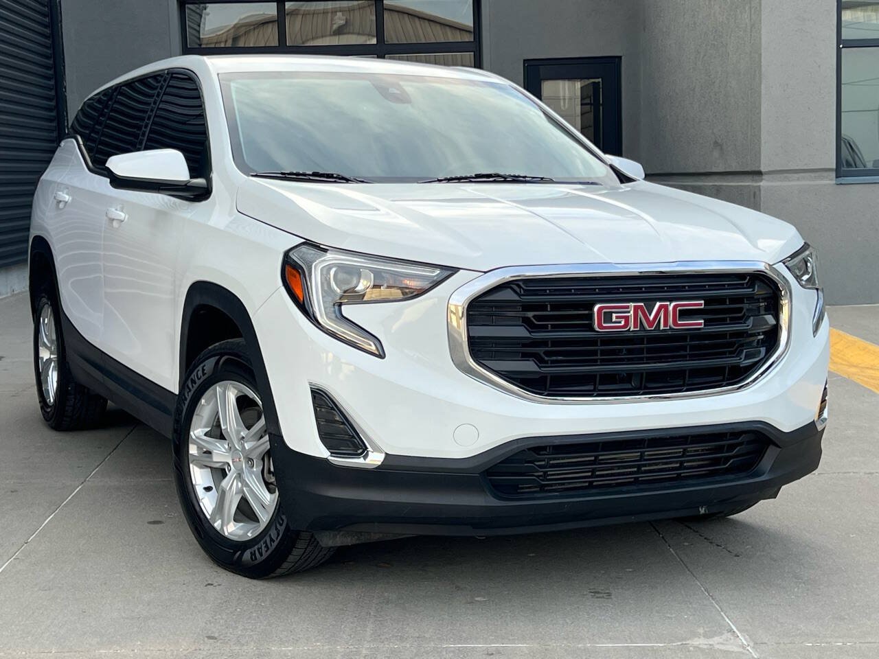 Used 2020 GMC Terrain SLE AWD/4WD image 5