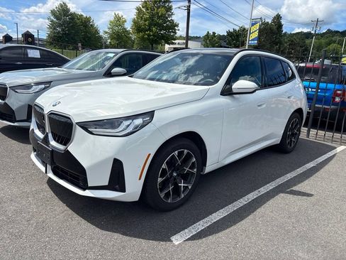 Used 2025 BMW X3 xDrive30i AWD/4WD image 2