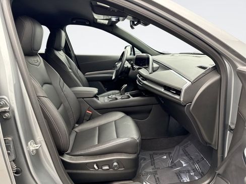 Used 2024 Cadillac XT4 Premium Luxury image 17
