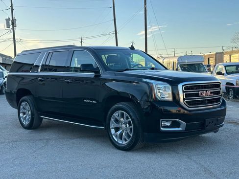 Used 2018 GMC Yukon XL SLT w/ Open Road Package image 9