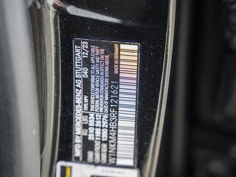 Used 2024 Mercedes-Benz GLC 300 4MATIC image 32