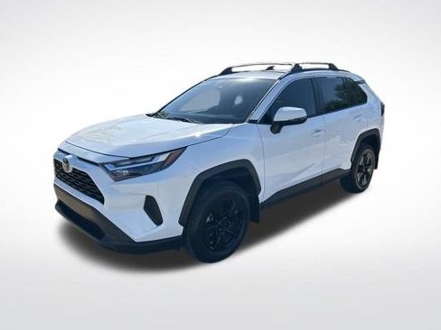 Used 2023 Toyota RAV4 XLE AWD/4WD image 7