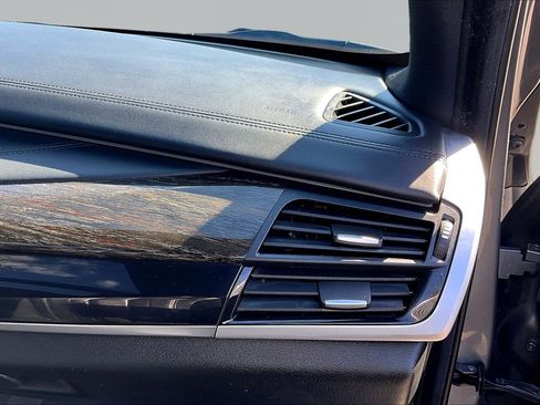 Used 2018 BMW X5 xDrive50i w/ M Sport Package image 27