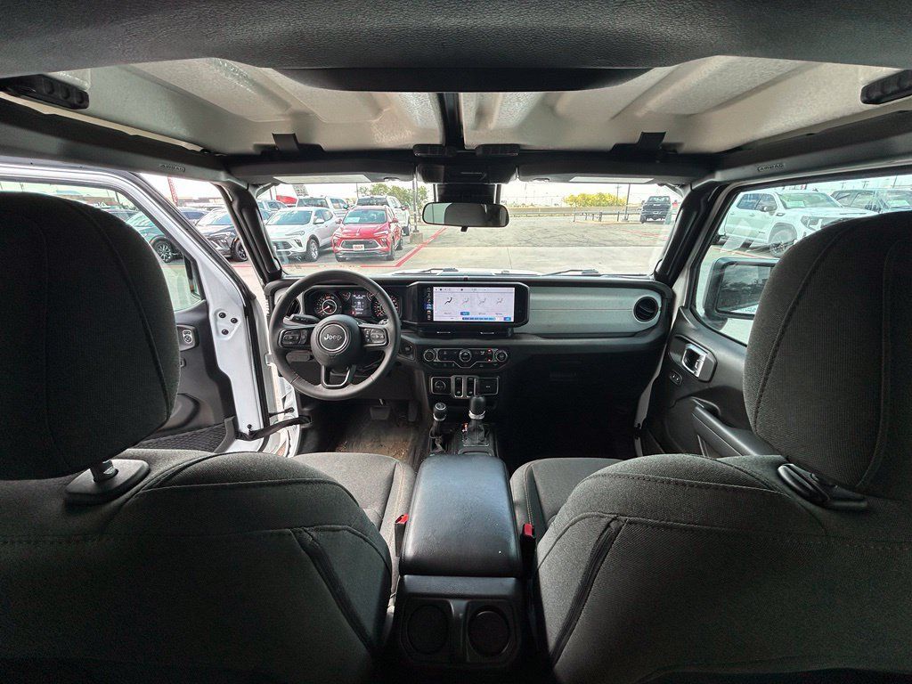 Used 2024 Jeep Wrangler Sport AWD/4WD image 9