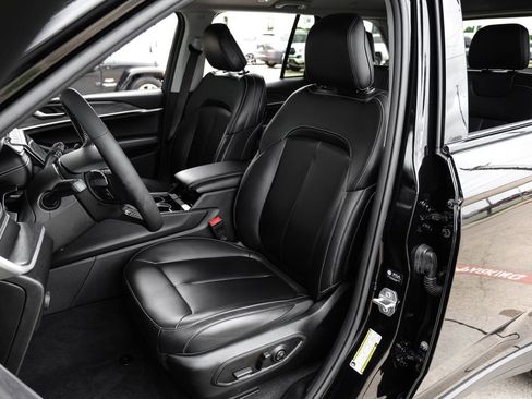 Used 2023 Jeep Grand Cherokee Limited w/ Trailer Tow Prep Group (B) image 8