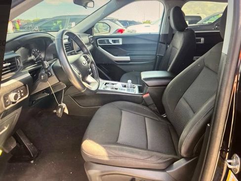 Used 2023 Ford Explorer XLT RWD image 7