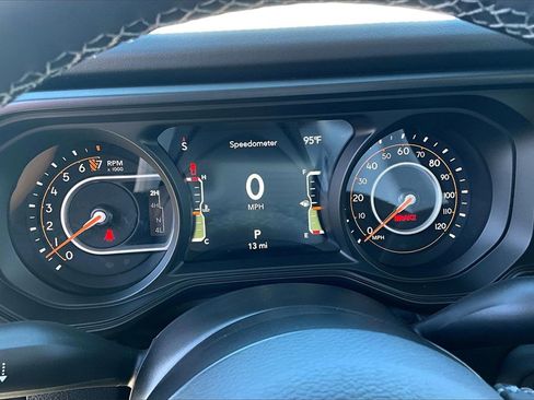 New 2025 Jeep Gladiator Mojave w/ Convenience Group image 24