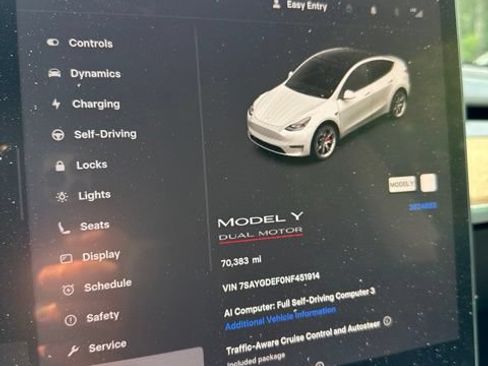 Used 2022 Tesla Model Y Performance AWD/4WD image 17