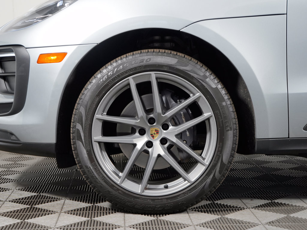 Certified 2023 Porsche Macan Turbo AWD/4WD image 13