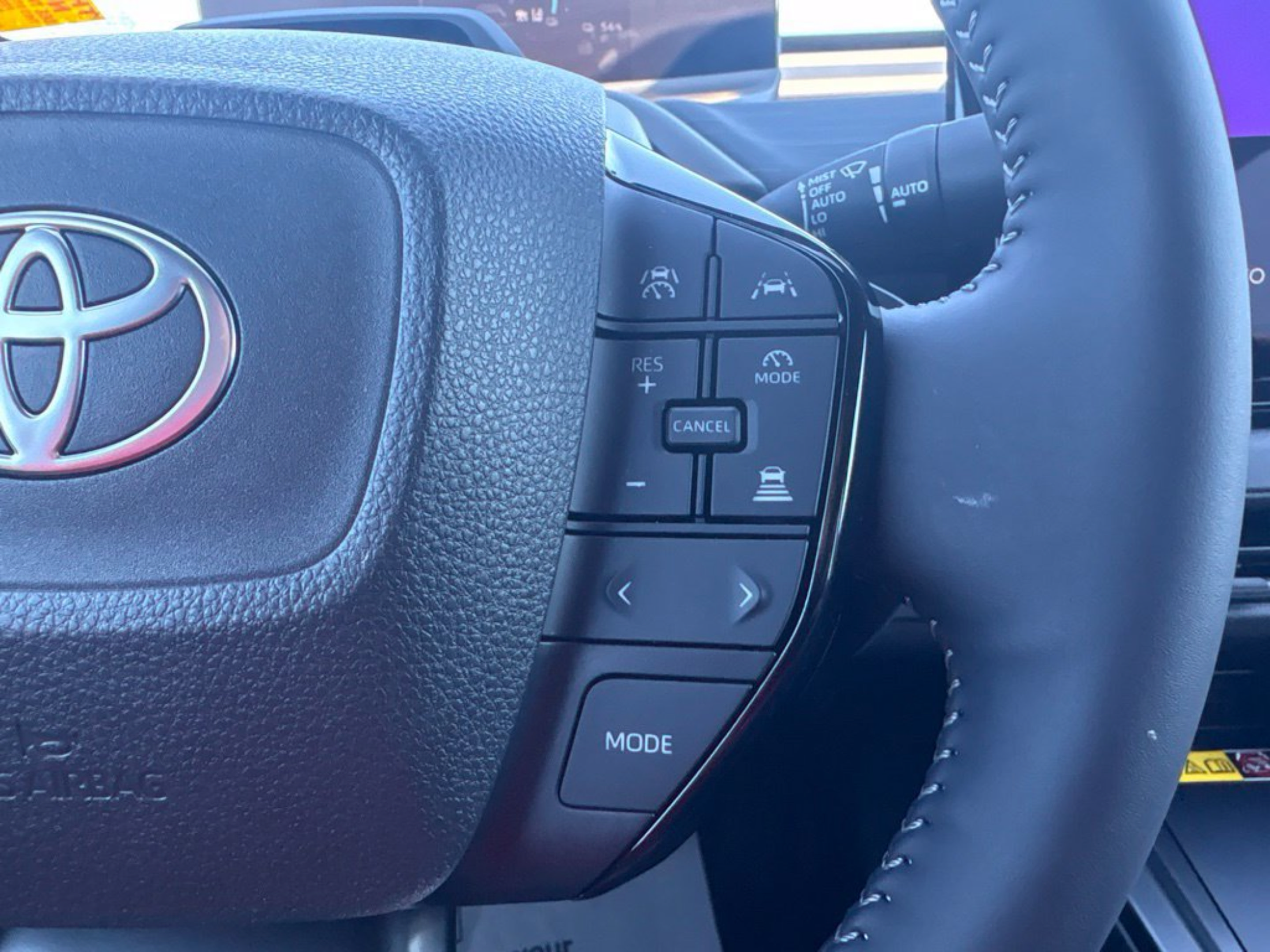 Used 2026 Toyota C-HR AWD/4WD image 9