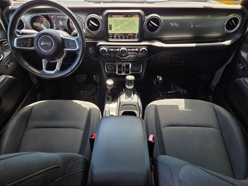 Used 2022 Jeep Wrangler Unlimited Sahara AWD/4WD image 18