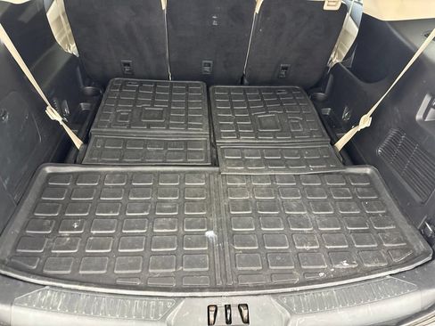 Used 2020 Ford Explorer XLT w/ Equipment Group 202A AWD/4WD image 33