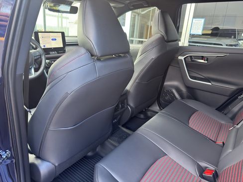 Used 2025 Toyota RAV4 XSE AWD/4WD image 7