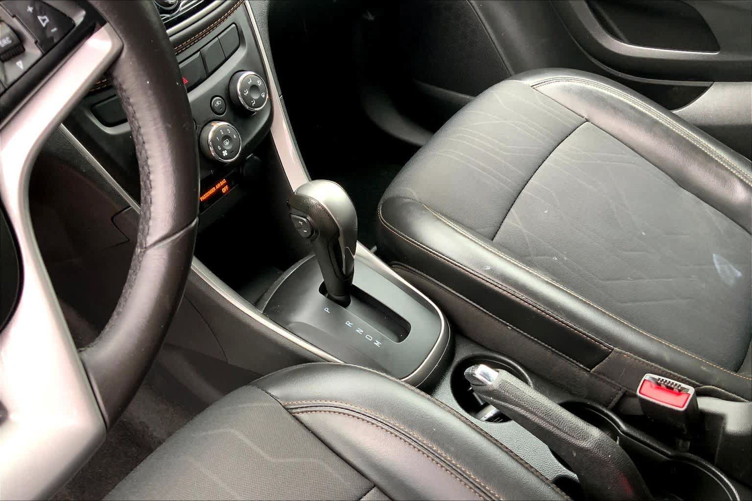 Used 2021 Chevrolet Trax LT w/ Sport Edition FWD image 15