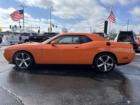 Used 2014 Dodge Challenger R/T image 7