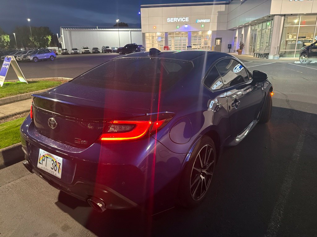 Used 2022 Toyota GR86 RWD image 3