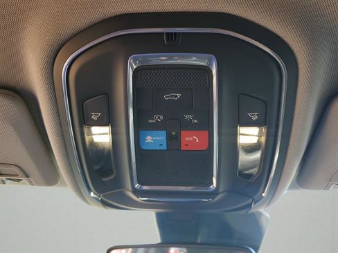 Used 2024 Jeep Grand Cherokee Limited image 40