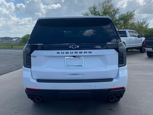 Used 2026 Chevrolet Suburban Z71 w/ Comfort Package image 4