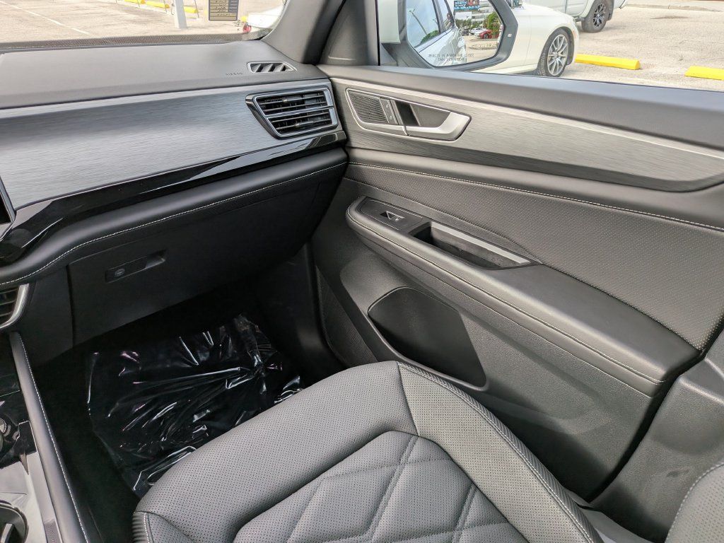 Certified 2026 Volkswagen Atlas Cross Sport SE FWD image 15