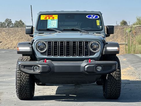 Used 2024 Jeep Wrangler Unlimited Rubicon AWD/4WD image 9