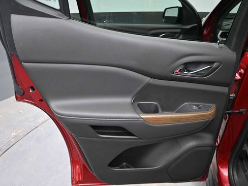 Used 2023 GMC Acadia SLE w/ Driver Convenience Package image 16