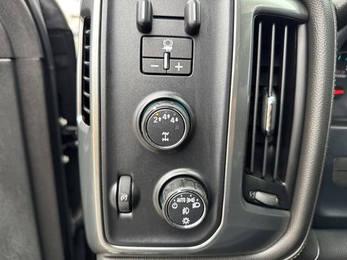 Used 2018 Chevrolet Silverado 2500 LTZ w/ Duramax Plus Package image 19