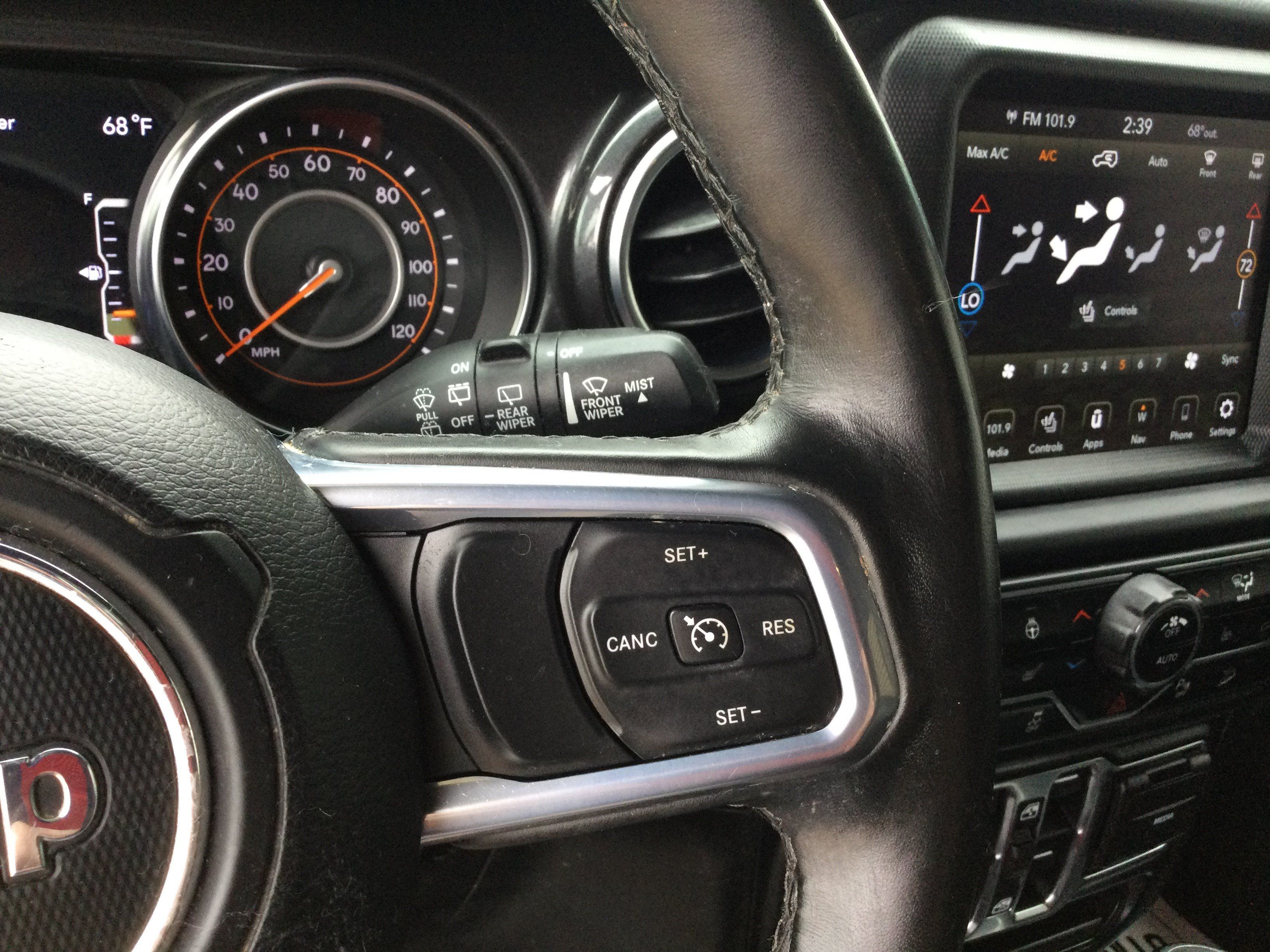 Used 2020 Jeep Wrangler Unlimited Sahara AWD/4WD image 16