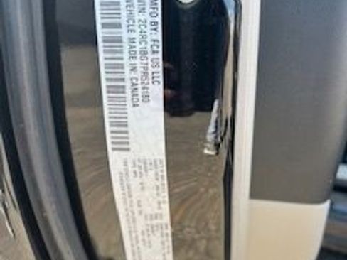 Used 2023 Chrysler Pacifica Touring-L image 20