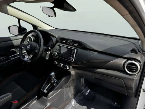 Used 2021 Nissan Versa SR image 48