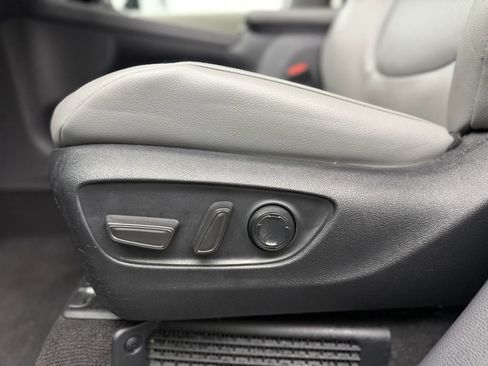 Used 2022 Toyota Sienna XLE AWD/4WD image 16