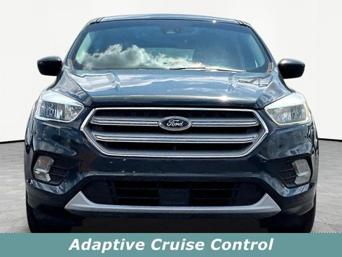 Used 2019 Ford Escape SE FWD image 2