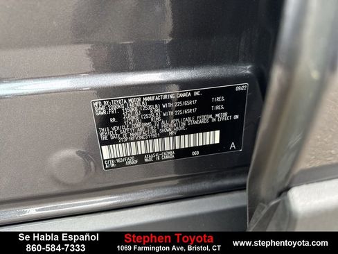 Used 2022 Toyota RAV4 XLE image 32