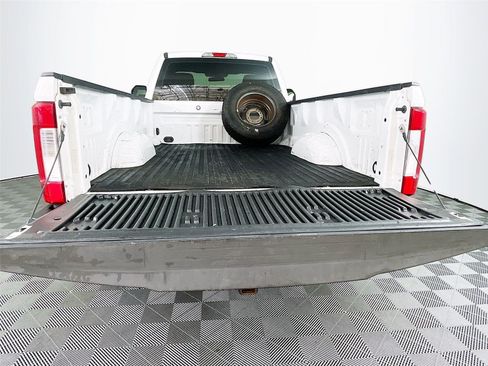 Used 2018 Ford F250 XL w/ Power Equipment Group AWD/4WD image 25