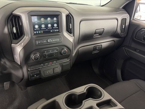 Used 2019 Chevrolet Silverado 1500 Custom Trail Boss w/ Custom Convenience Package image 4