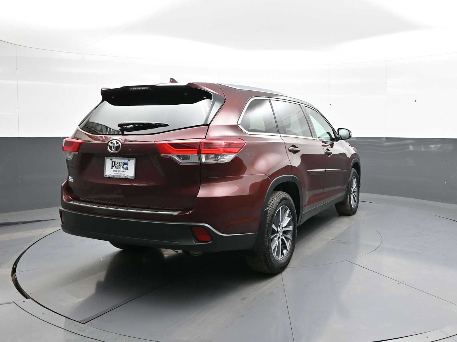 Used 2019 Toyota Highlander XLE w/ Protection Package #3 AWD/4WD image 5