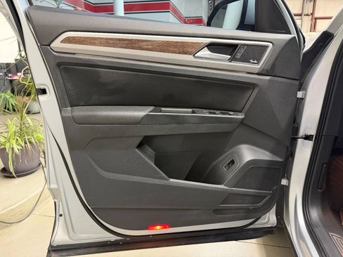 Used 2018 Volkswagen Atlas SEL Premium AWD/4WD image 10