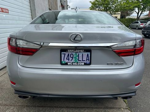 Used 2016 Lexus ES 350 w/ Premium Package w/Wood Trim image 6