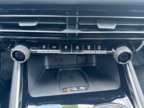 New 2026 Chevrolet Traverse LT w/ Midnight/Sport Edition FWD image 8