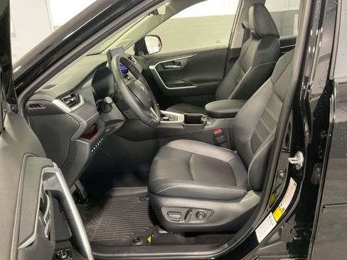 Used 2025 Toyota RAV4 Limited w/ Advanced Technology Package AWD/4WD image 18
