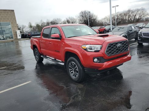 Used 2022 Toyota Tacoma TRD Sport image 4