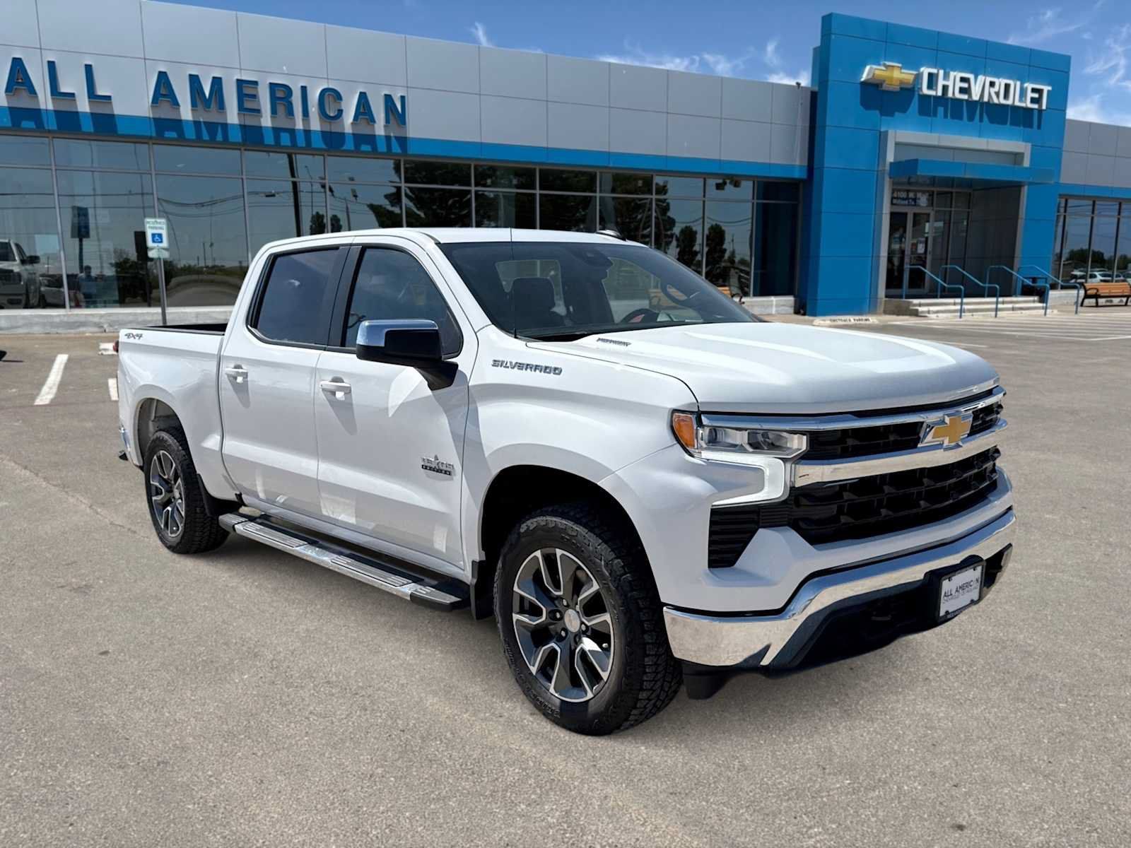 Used 2025 Chevrolet Silverado 1500 LT w/ Texas Edition Plus AWD/4WD image 2