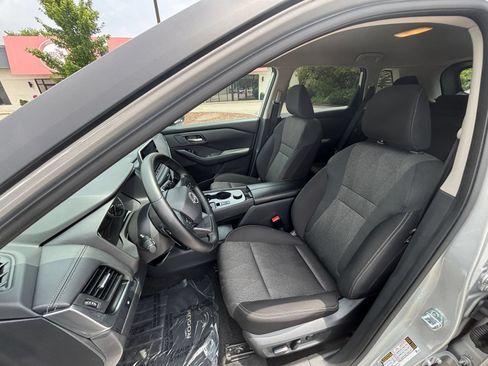 Used 2025 Nissan Rogue SV AWD/4WD image 39